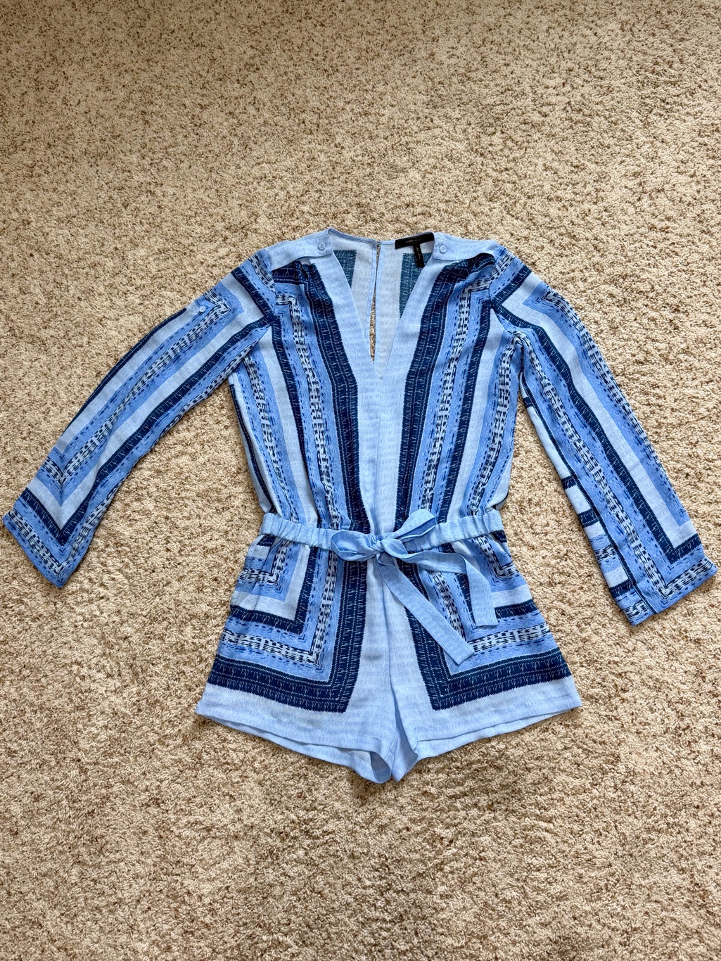 Bcbgmaxazria Womenâs Flowy Soren Printed Blue Long-Sleeve Romper. Size S. Nwot!
